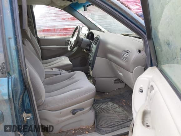 ✅ 2002 Dodge Caravan Sport • VIN: 1B4GP44352B705113 • Lot: 43777606. Listed on IAAI with 197,020 mi. Free auction sales archive from the USA and detailed vehicle history report at DreamBid. Image 5.