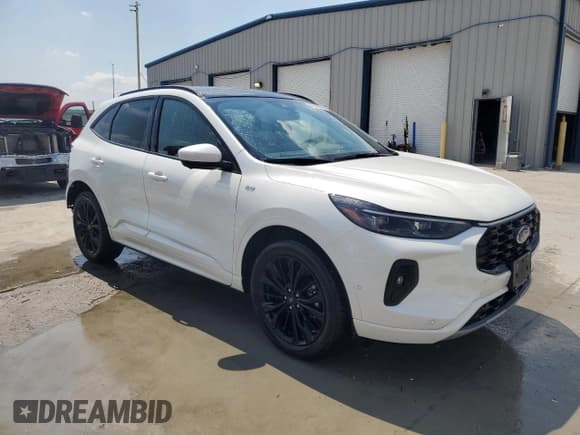 ✅ 2024 Ford Escape ST-Line Elite • VIN: 1FMCU9PA4RUB45984 • Lot: 63533055. Wystawiony na Copart z przebiegiem 14 600 mil. Bezpłatny archiwum sprzedaży aukcyjnych z USA i szczegółowy raport historii pojazdu na DreamBid. Zdjęcie 4.