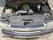 ✅ 2005 Chevrolet Silverado 1500 LS • VIN: 1GCEK19V05Z305800 • Lot: 86966714. Wystawiony na Copart z przebiegiem 340 587 mil mil. Skorzystaj z bezpłatnego archiwum sprzedaży aukcyjnych z USA i zobacz szczegółowy raport historii pojazdu na DreamBid. Zdjęcie 11.