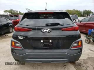 2019 Hyundai Kona SEL z VIN KM8K22AA1KU208255, wystawiony jako Copart lot #71995642 z przebiegiem 43 045 mil mil oraz . Historia ofert i sprzedaży dostępna na DreamBid. Obrazek 6.