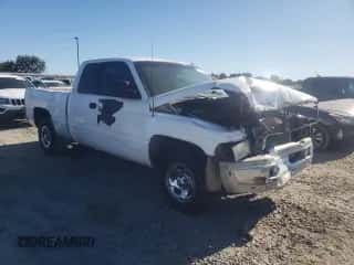 1998 Dodge 1500 z VIN 1B7HC13Y0WJ170668, wystawiony jako Copart lot #67412374 z przebiegiem 277 071 mil mil oraz Szkoda całkowita • Salvage title. Historia ofert i sprzedaży dostępna na DreamBid. Obrazek 4.