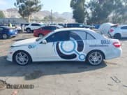 ✅ 2010 Mercedes-Benz E 350 Luxury • VIN: WDDHF5GB2AA055220 • Lot: 42833059. Wystawiony na IAAI z przebiegiem 199 972 mil. Bezpłatny archiwum sprzedaży aukcyjnych z USA i szczegółowy raport historii pojazdu na DreamBid. Zdjęcie 14.