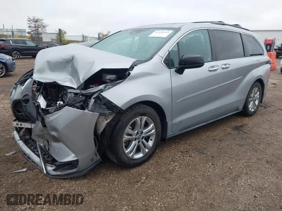 ✅ 2021 Toyota Sienna XSE • VIN: 5TDXSKFC5MS019989 • Lot: 43456564. Listed on IAAI with 118,402 mi. Free auction sales archive from the USA and detailed vehicle history report at DreamBid. Image 16.