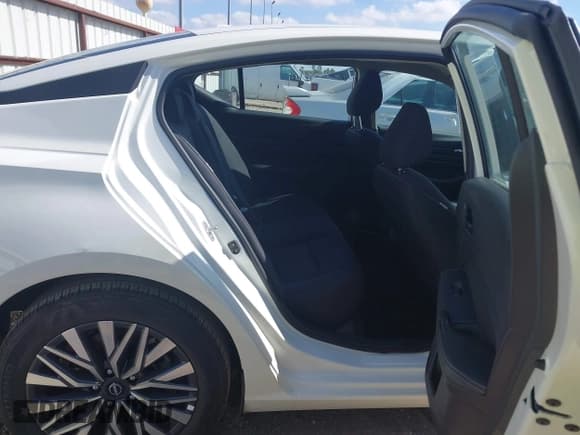 ✅ 2025 Nissan Altima SV • VIN: 1N4BL4DV8SN338206 • Lot: 43637772. Listed on IAAI with 29,467 mi. Free auction sales archive from the USA and detailed vehicle history report at DreamBid. Image 8.