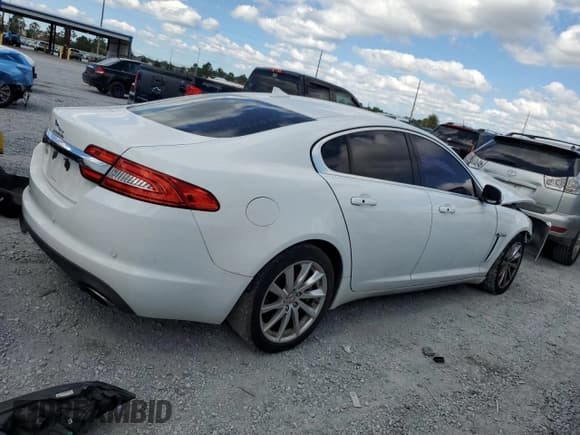 ✅ 2015 Jaguar XF T Premium • VIN: SAJWA0FS7FPU47183 • Lot: 86779225. Wystawiony na Copart z przebiegiem 127 595 mil. Bezpłatny archiwum sprzedaży aukcyjnych z USA i szczegółowy raport historii pojazdu na DreamBid. Zdjęcie 3.