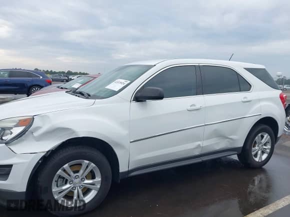 2017 Chevrolet Equinox LS z VIN 2GNALBEK0H1532261, wystawiony jako IAAI lot #43325524 z przebiegiem 90 274 mil mil oraz . Historia ofert i sprzedaży dostępna na DreamBid. Obrazek 14.
