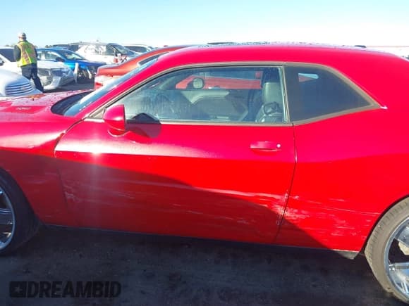 ✅ 2011 Dodge Challenger R/T Classic • VIN: 2B3CJ5DT0BH553047 • Lot: 41429170. Wystawiony na IAAI z przebiegiem 146 380 mil. Bezpłatny archiwum sprzedaży aukcyjnych z USA i szczegółowy raport historii pojazdu na DreamBid. Zdjęcie 14.