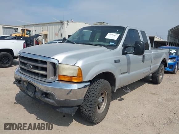 ✅ 2001 Ford F-250 XL • VIN: 1FTNX21F51EC38043 • Lot: 43021837. Listed on IAAI with 268,148 mi. Free auction sales archive from the USA and detailed vehicle history report at DreamBid. Image 2.