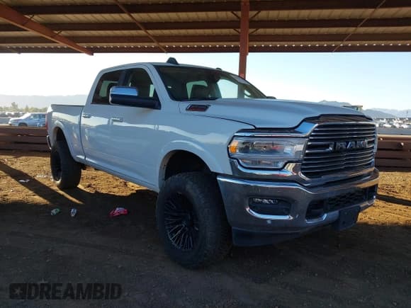 ✅ 2022 Ram 2500 Laramie • VIN: 3C6UR5FL6NG184053 • Lot: 43821778. Wystawiony na IAAI z przebiegiem 136 549 mil. Bezpłatny archiwum sprzedaży aukcyjnych z USA i szczegółowy raport historii pojazdu na DreamBid. Zdjęcie 1.