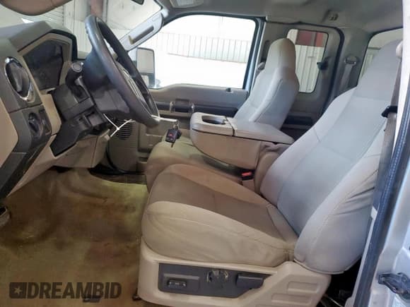 ✅ 2008 Ford F-250 XL • VIN: 1FTSX21RX8EC42984 • Лот: 57815155. Опубликован ранее на Copart с пробегом 206 766 миль. Бесплатный доступ к архиву аукционных продаж из США и подробный отчёт об истории автомобиля на DreamBid. Изображение 7.