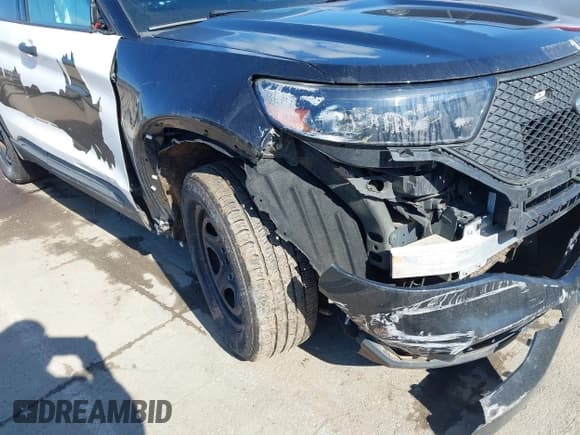 ✅ 2020 Ford Police Interceptor Utility • VIN: 1FM5K8AB7LGC00931 • Lot: 41598554. Wystawiony na IAAI z przebiegiem 92 886 mil. Bezpłatny archiwum sprzedaży aukcyjnych z USA i szczegółowy raport historii pojazdu na DreamBid. Zdjęcie 17.