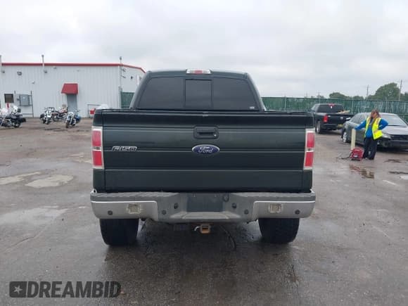 ✅ 2014 Ford F-150 XL • VIN: 1FTFW1ET2EKE40718 • Лот: 43089542. Опубликован ранее на IAAI с пробегом 226 368 миль. Бесплатный доступ к архиву аукционных продаж из США и подробный отчёт об истории автомобиля на DreamBid. Изображение 16.