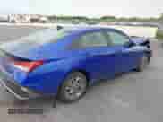 2024 Hyundai Elantra SEL z VIN KMHLM4DG5RU702252, wystawiony jako IAAI lot #43421527 z przebiegiem 18 819 mil mil oraz . Historia ofert i sprzedaży dostępna na DreamBid. Obrazek 4.