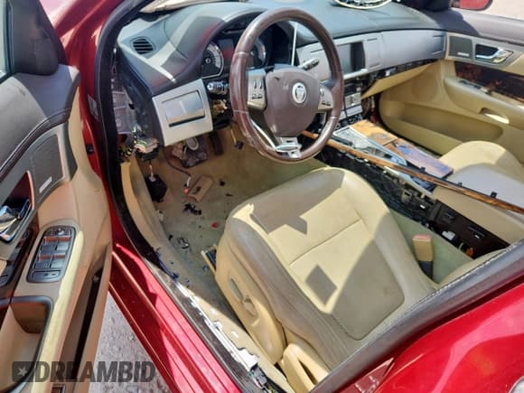 ✅ 2009 Jaguar XF Premium Luxury • VIN: SAJWA06B99HR17020 • Лот: 67872485. Опубликован ранее на Copart с пробегом 193 566 миль. Бесплатный доступ к архиву аукционных продаж из США и подробный отчёт об истории автомобиля на DreamBid. Изображение 8.