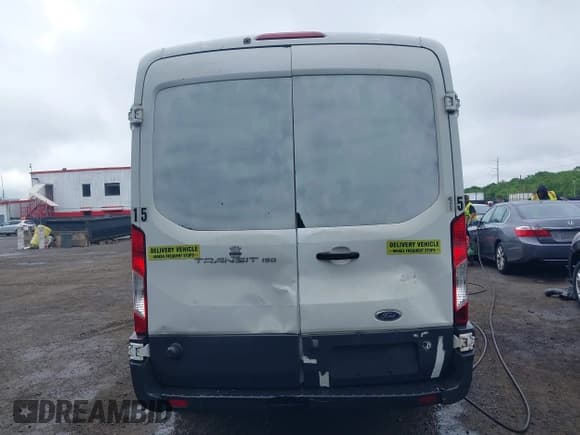 ✅ 2016 Ford Transit • VIN: 1FTYE2CM7GKA06309 • Лот: 42212650. Опубликован ранее на IAAI с пробегом 309 520 миль. Бесплатный доступ к архиву аукционных продаж из США и подробный отчёт об истории автомобиля на DreamBid. Изображение 17.