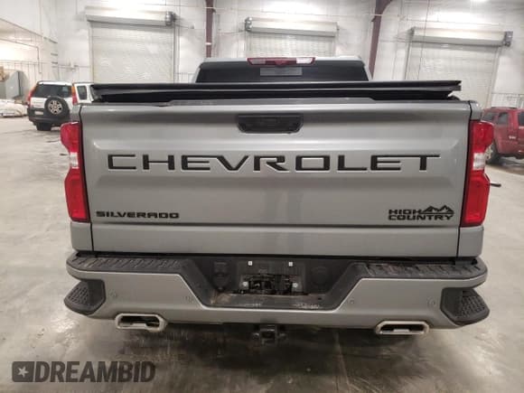 ✅ 2025 Chevrolet Silverado 1500 High Country • VIN: 1GCUKJEL4SZ113839 • Lot: 81161384. Listed on Copart with 1,014 mi. Free auction sales archive from the USA and detailed vehicle history report at DreamBid. Image 6.