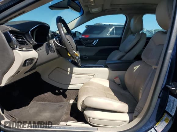 ✅ 2018 Lincoln Continental Select • VIN: 1LN6L9TK2J5614843 • Lot: 71918145. Listed on Copart with 75,646 mi. Free auction sales archive from the USA and detailed vehicle history report at DreamBid. Image 7.