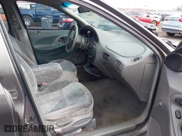 ✅ 1996 Ford Taurus GL • VIN: 1FALP52U9TA199317 • Lot: 43694961. Wystawiony na IAAI z przebiegiem 99 130 mil. Bezpłatny archiwum sprzedaży aukcyjnych z USA i szczegółowy raport historii pojazdu na DreamBid. Zdjęcie 5.