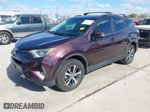 ✅ 2018 Toyota RAV4 XLE • VIN: 2T3WFREV7JW433779 • Lot: 43486563. Wystawiony na IAAI z przebiegiem 200 016 mil. Bezpłatny archiwum sprzedaży aukcyjnych z USA i szczegółowy raport historii pojazdu na DreamBid. Zdjęcie 19.