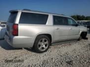 ✅ 2017 Chevrolet Suburban Premier • VIN: 1GNSKJKC5HR215260 • Lot: 64230254. Wystawiony na Copart z przebiegiem 122 978 mil. Bezpłatny archiwum sprzedaży aukcyjnych z USA i szczegółowy raport historii pojazdu na DreamBid. Zdjęcie 3.