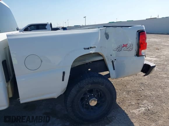 ✅ 2002 Chevrolet Silverado 2500HD LT • VIN: 1GCHK23U62F183928 • Lot: 43651982. Wystawiony na IAAI z przebiegiem 210 872 mil. Bezpłatny archiwum sprzedaży aukcyjnych z USA i szczegółowy raport historii pojazdu na DreamBid. Zdjęcie 11.