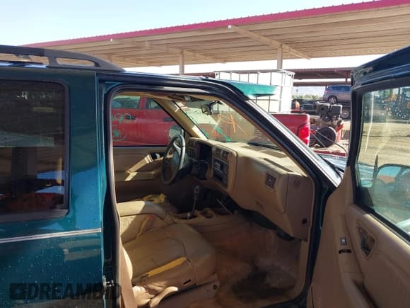 ✅ 1997 Chevrolet Blazer LS • VIN: 1GNDT13W3V2231007 • Лот: 43542331. Опубликован ранее на IAAI с пробегом 200 201 миль. Бесплатный доступ к архиву аукционных продаж из США и подробный отчёт об истории автомобиля на DreamBid. Изображение 5.