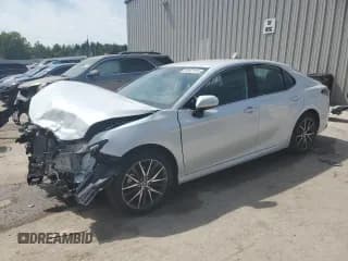 ✅ 2024 Toyota Camry Hybrid XLE • VIN: 4T1F31AK6RU065556 • Lot: 61267115. Listed on Copart with 14,364 mi. Free auction sales archive from the USA and detailed vehicle history report at DreamBid. Image 1.