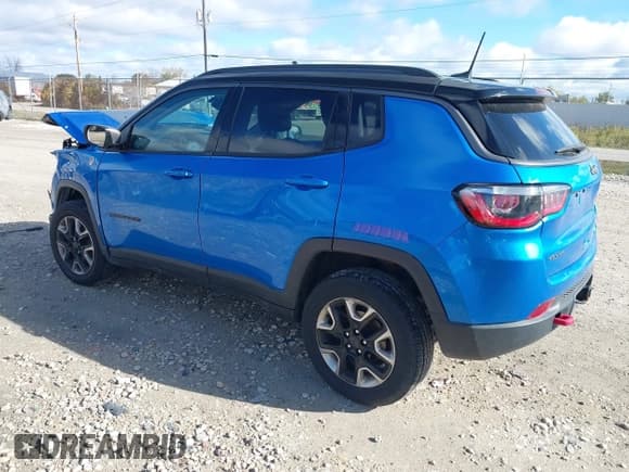 ✅ 2018 Jeep Compass Trailhawk • VIN: 3C4NJDDB5JT299382 • Lot: 43496592. Wystawiony na IAAI z przebiegiem 102 288 mil. Bezpłatny archiwum sprzedaży aukcyjnych z USA i szczegółowy raport historii pojazdu na DreamBid. Zdjęcie 3.