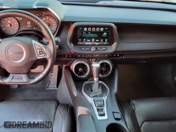 ✅ 2017 Chevrolet Camaro 2SS • VIN: 1G1FH1R78H0176792 • Lot: 84060565. Wystawiony na Copart z przebiegiem 54 433 mil. Bezpłatny archiwum sprzedaży aukcyjnych z USA i szczegółowy raport historii pojazdu na DreamBid. Zdjęcie 9.