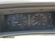 ✅ 1998 Lincoln Mark VIII • VIN: 1LNFM92V9WY729468 • Lot: 71688205. Wystawiony na Copart z przebiegiem 87 591 mil. Bezpłatny archiwum sprzedaży aukcyjnych z USA i szczegółowy raport historii pojazdu na DreamBid. Zdjęcie 9.