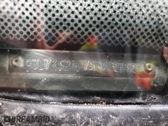 ✅ 2005 Dodge 2500 ST • VIN: 3D7KS26D75G832162 • Lot: 51807235. Wystawiony na Copart z przebiegiem 159 854 mil. Bezpłatny archiwum sprzedaży aukcyjnych z USA i szczegółowy raport historii pojazdu na DreamBid. Zdjęcie 12.