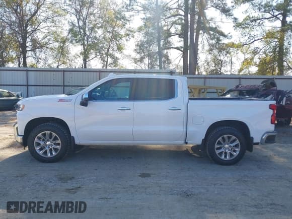 ✅ 2019 Chevrolet Silverado 1500 LTZ • VIN: 3GCUYGED0KG109314 • Lot: 43892760. Wystawiony na IAAI z przebiegiem 98 208 mil. Bezpłatny archiwum sprzedaży aukcyjnych z USA i szczegółowy raport historii pojazdu na DreamBid. Zdjęcie 14.