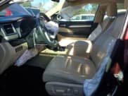 ✅ 2015 Toyota Highlander XLE • VIN: 5TDJKRFH0FS090403 • Lot: 91409235. Wystawiony na Copart z przebiegiem 111 822 mil. Bezpłatny archiwum sprzedaży aukcyjnych z USA i szczegółowy raport historii pojazdu na DreamBid. Zdjęcie 7.