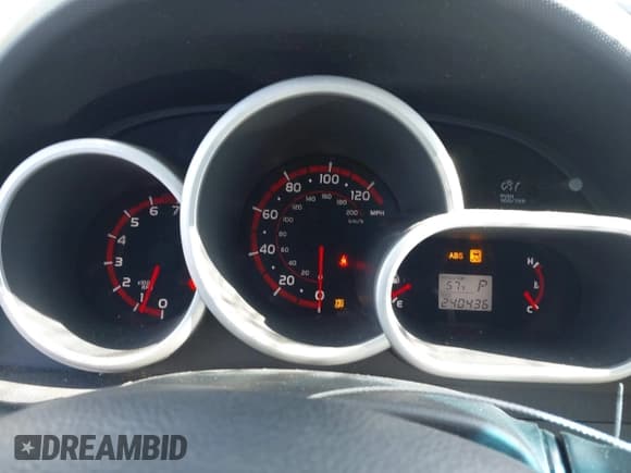 ✅ 2010 Toyota Matrix • VIN: 2T1KU4EE7AC466833 • Lot: 42235882. Wystawiony na IAAI z przebiegiem 240 436 mil. Bezpłatny archiwum sprzedaży aukcyjnych z USA i szczegółowy raport historii pojazdu na DreamBid. Zdjęcie 7.