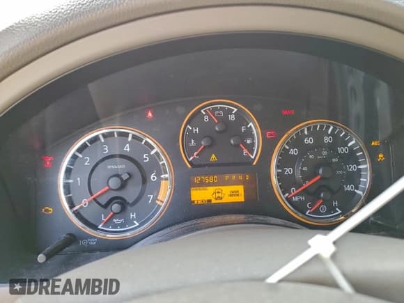 ✅ 2015 Nissan Armada Platinum • VIN: 5N1BA0NF7FN613825 • Lot: 93672045. Listed on Copart with 127,580 mi. Free auction sales archive from the USA and detailed vehicle history report at DreamBid. Image 9.