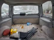 ✅ 1998 Chevrolet Tahoe • VIN: 1GNEK13R3WJ315854 • Лот: 94413535. Опубликован ранее на Copart с пробегом 240 971 миль. Бесплатный доступ к архиву аукционных продаж из США и подробный отчёт об истории автомобиля на DreamBid. Изображение 10.