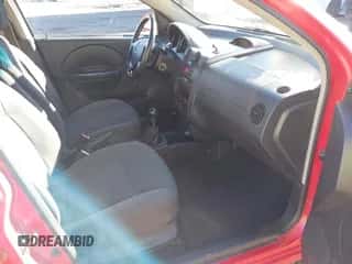 2008 Chevrolet Aveo LS z VIN KL1TD66678B188684, wystawiony jako IAAI lot #41296754 z przebiegiem 73 286 mil mil oraz . Historia ofert i sprzedaży dostępna na DreamBid. Obrazek 5.