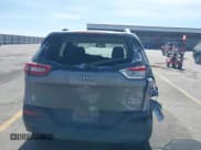 ✅ 2016 Jeep Cherokee Latitude • VIN: 1C4PJMCS4GW194491 • Лот: 41758324. Опубликован ранее на IAAI с пробегом 142 233 миль. Бесплатный доступ к архиву аукционных продаж из США и подробный отчёт об истории автомобиля на DreamBid. Изображение 16.