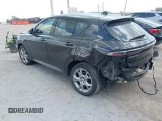 2024 Dodge Hornet R/T z VIN ZACPDFCW2R3A25907, wystawiony jako IAAI lot #42697908 z przebiegiem 25 131 mil mil oraz . Historia ofert i sprzedaży dostępna na DreamBid. Obrazek 3.