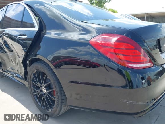 ✅ 2016 Mercedes-Benz S 550 • VIN: WDDUG8CB8GA252730 • Lot: 42559650. Wystawiony na IAAI z przebiegiem 90 779 mil. Bezpłatny archiwum sprzedaży aukcyjnych z USA i szczegółowy raport historii pojazdu na DreamBid. Zdjęcie 12.