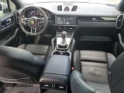 ✅ 2019 Porsche Cayenne S • VIN: WP1AB2AY7KDA65453 • Lot: 92120355. Wystawiony na Copart z przebiegiem 52 969 mil. Bezpłatny archiwum sprzedaży aukcyjnych z USA i szczegółowy raport historii pojazdu na DreamBid. Zdjęcie 8.