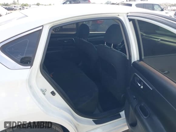 ✅ 2015 Nissan Altima S • VIN: 1N4AL3AP5FC282142 • Lot: 43530058. Wystawiony na IAAI z przebiegiem 180 416 mil. Bezpłatny archiwum sprzedaży aukcyjnych z USA i szczegółowy raport historii pojazdu na DreamBid. Zdjęcie 8.