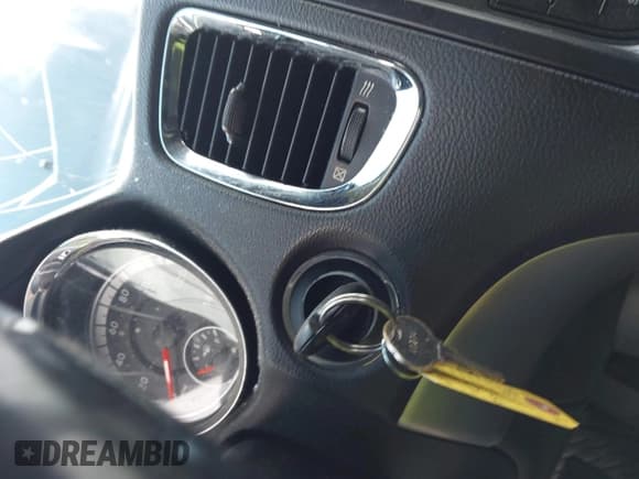 ✅ 2011 Dodge Durango Express • VIN: 1D4RD2GG3BC632618 • Lot: 43041287. Wystawiony na IAAI z przebiegiem 136 071 mil. Bezpłatny archiwum sprzedaży aukcyjnych z USA i szczegółowy raport historii pojazdu na DreamBid. Zdjęcie 11.