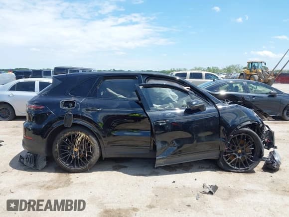 ✅ 2021 Porsche Cayenne • VIN: WP1AA2AY2MDA01195 • Lot: 42103381. Listed on IAAI with Not provided. Free auction sales archive from the USA and detailed vehicle history report at DreamBid. Image 13.