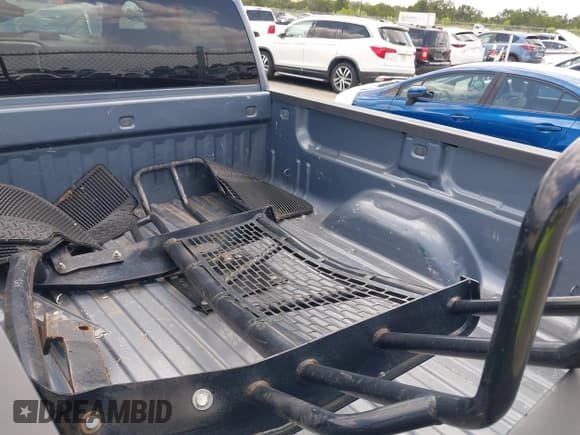 ✅ 2016 Chevrolet Silverado 2500HD LT • VIN: 1GC1KVE85GF165933 • Лот: 42554237. Опубликован ранее на IAAI с пробегом 244 064 миль. Бесплатный доступ к архиву аукционных продаж из США и подробный отчёт об истории автомобиля на DreamBid. Изображение 12.