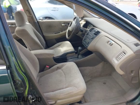 ✅ 2001 Honda Accord LX • VIN: 1HGCG16441A081350 • Лот: 41564424. Опубликован ранее на IAAI с пробегом 250 325 миль. Бесплатный доступ к архиву аукционных продаж из США и подробный отчёт об истории автомобиля на DreamBid. Изображение 5.