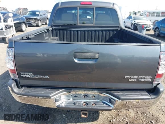 ✅ 2011 Toyota Tacoma PreRunner • VIN: 3TMJU4GN0BM110452 • Lot: 43183116. Listed on IAAI with 233,826 mi. Free auction sales archive from the USA and detailed vehicle history report at DreamBid. Image 19.