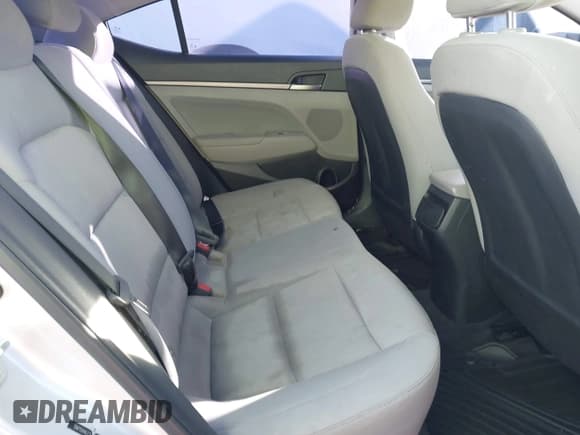 ✅ 2018 Hyundai Elantra Value Edition • VIN: 5NPD84LF5JH220305 • Lot: 43686770. Wystawiony na IAAI z przebiegiem 130 900 mil. Bezpłatny archiwum sprzedaży aukcyjnych z USA i szczegółowy raport historii pojazdu na DreamBid. Zdjęcie 8.