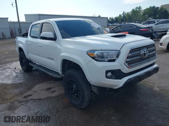 ✅ 2016 Toyota Tacoma SR5 • VIN: 3TMAZ5CN4GM010598 • Lot: 43432512. Wystawiony na IAAI z przebiegiem 89 858 mil. Bezpłatny archiwum sprzedaży aukcyjnych z USA i szczegółowy raport historii pojazdu na DreamBid. Zdjęcie 1.