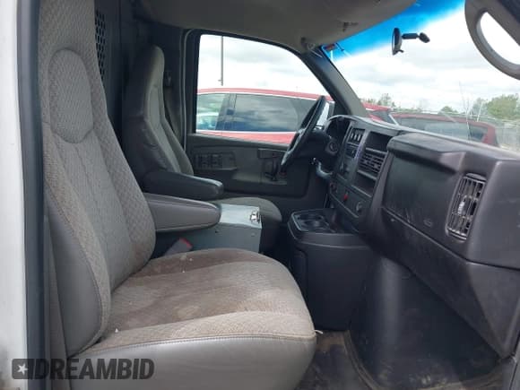 ✅ 2009 Chevrolet Express Cargo • VIN: 1GCGG25C391112632 • Lot: 42320185. Listed on IAAI with 166,012 mi. Free auction sales archive from the USA and detailed vehicle history report at DreamBid. Image 5.